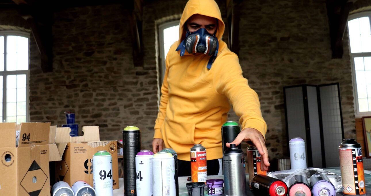 El Mehdi Ichar ouvre son atelier de Plouray pour partager son amour de l’art